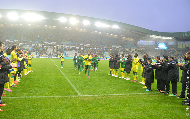 Les Canaris rendent hommage Ă leur vaillant adversaires